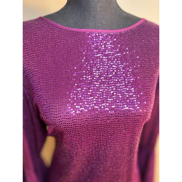 VINCE CAMUTO Metallic Knit Flutter Sleeve Top - Picture 7 of 8